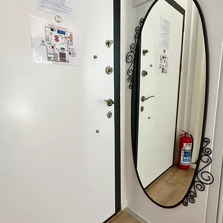 Apartman With Large Pool In *