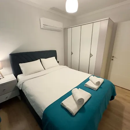 Apartman With Large Pool In