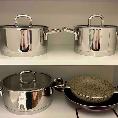 Apartman With Large Pool In *