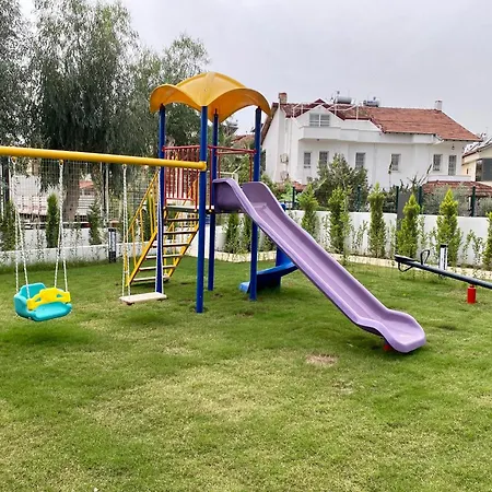 דירה With Large Pool In