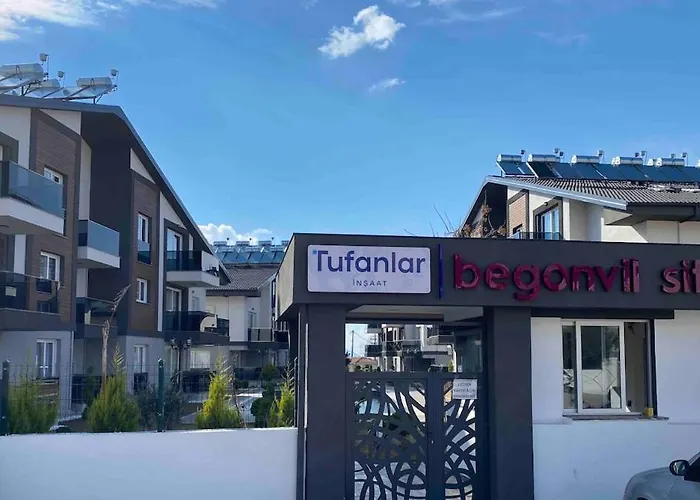 Apartment With Large Pool In Fethiye
